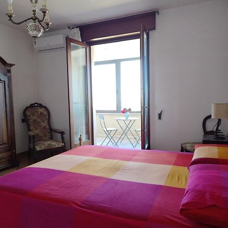 קרוביניו Favolosa Casa Con Terrazza, Idromassaggio, Cortile E Garage Auto מראה חיצוני תמונה