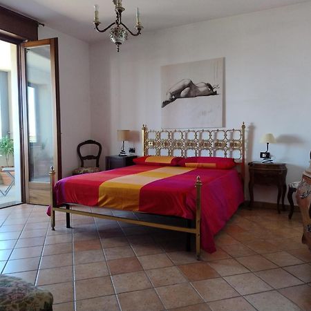 קרוביניו Favolosa Casa Con Terrazza, Idromassaggio, Cortile E Garage Auto מראה חיצוני תמונה