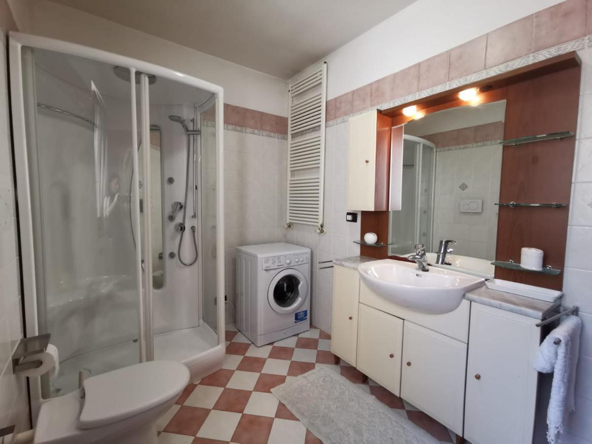 קרוביניו Favolosa Casa Con Terrazza, Idromassaggio, Cortile E Garage Auto מראה חיצוני תמונה