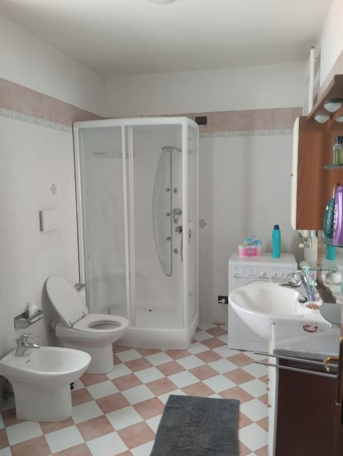 קרוביניו Favolosa Casa Con Terrazza, Idromassaggio, Cortile E Garage Auto מראה חיצוני תמונה